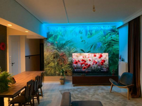 Deluxe apartment near Acropolis with Jacuzzi, next to metro, Athen